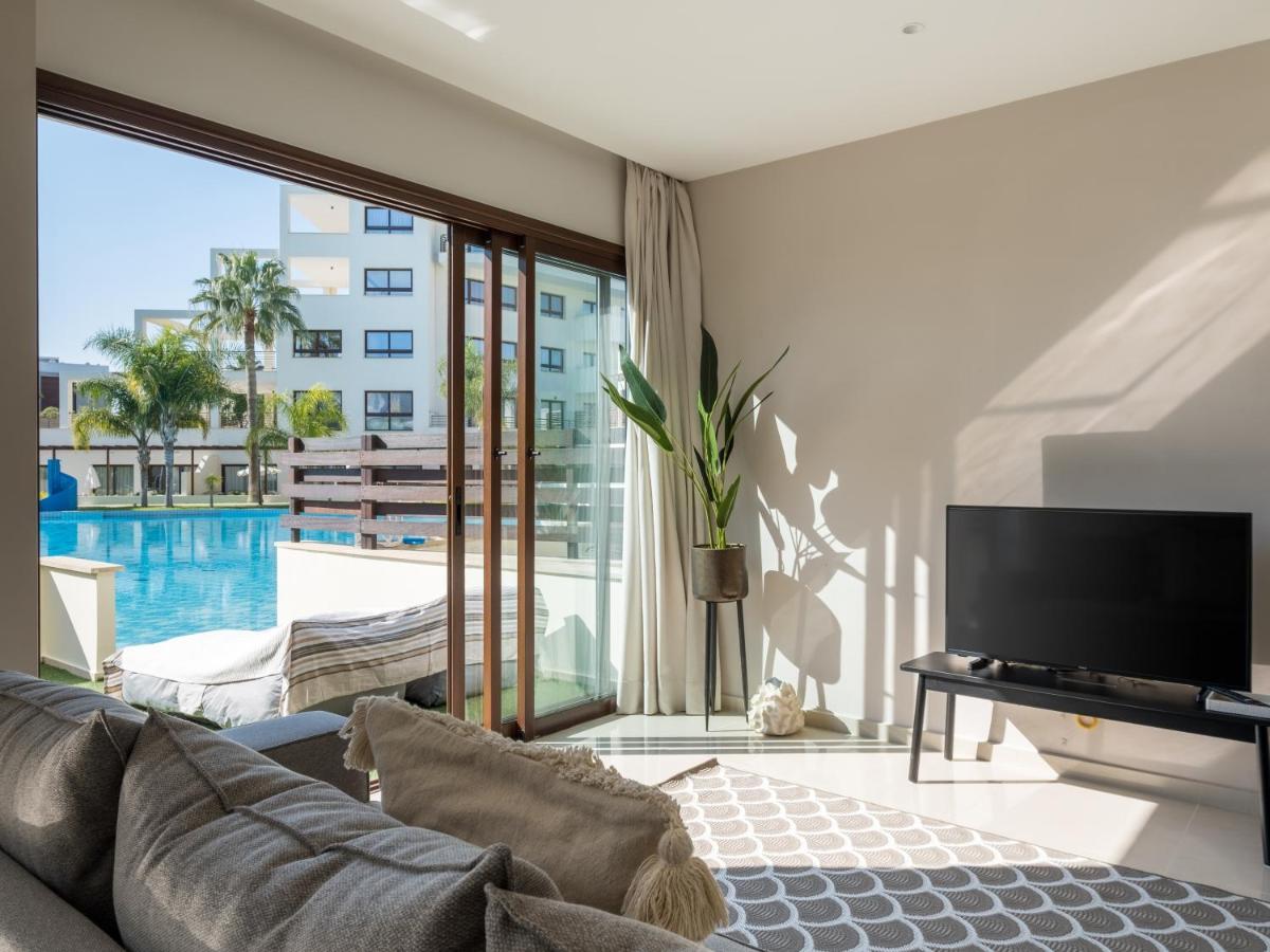 Sanders Aqua Park Resort - Precious 3-Bedroom Holiday Home With Shared Pool Limassol Ngoại thất bức ảnh