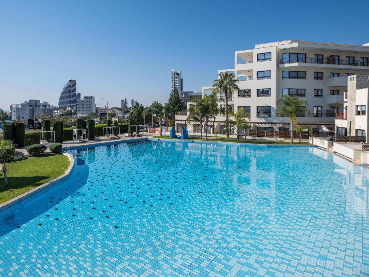 Sanders Aqua Park Resort - Precious 3-Bedroom Holiday Home With Shared Pool Limassol Ngoại thất bức ảnh