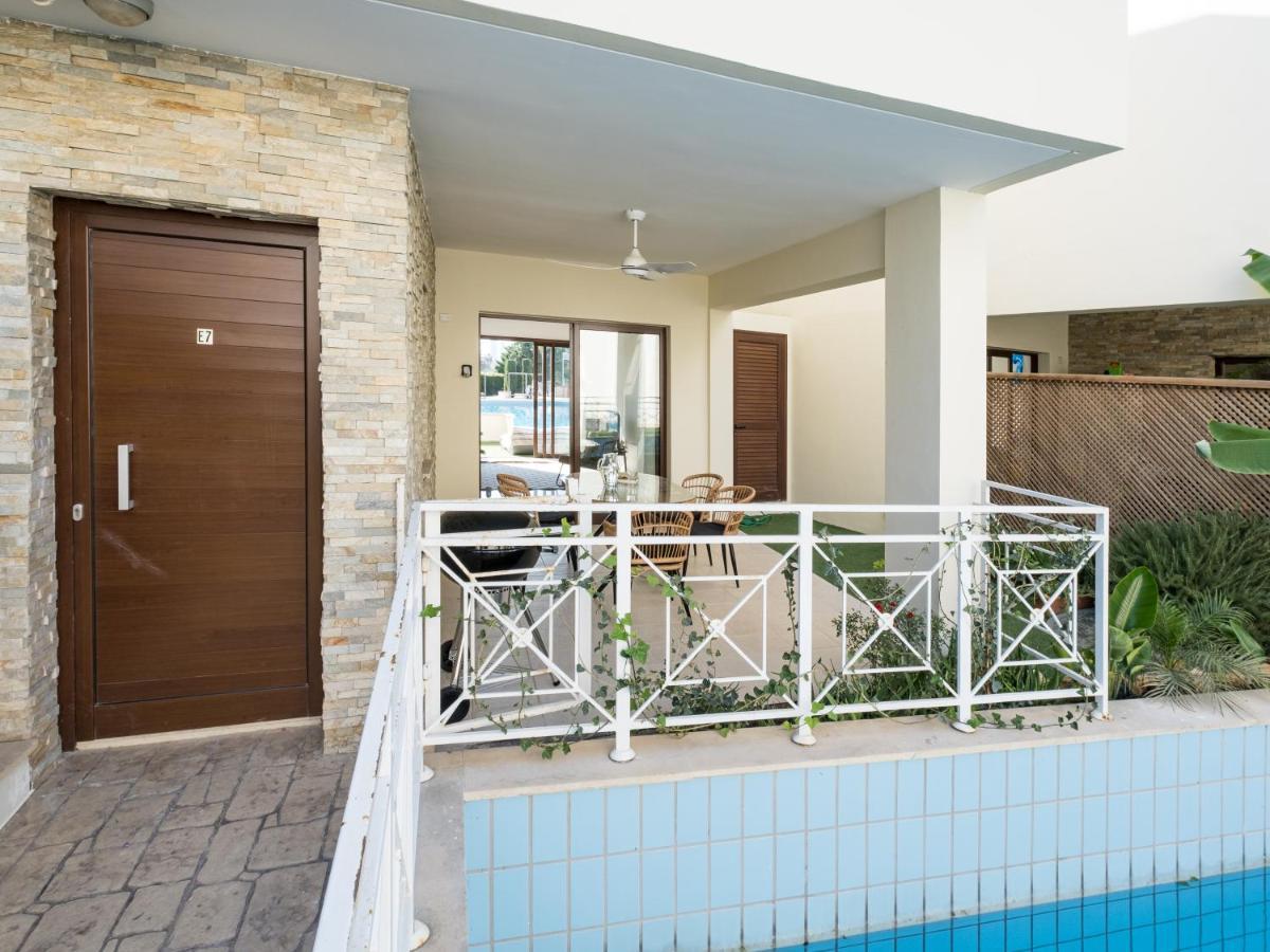 Sanders Aqua Park Resort - Precious 3-Bedroom Holiday Home With Shared Pool Limassol Ngoại thất bức ảnh
